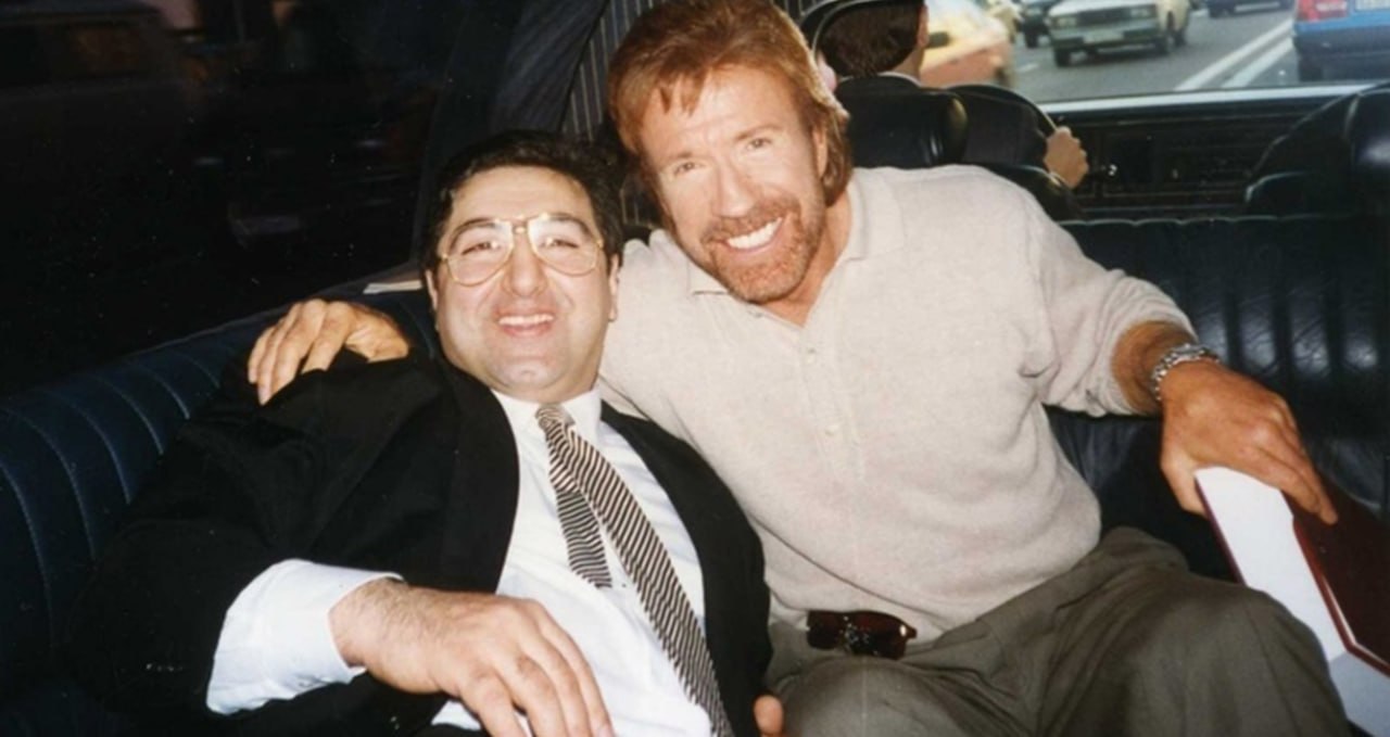 «Очень любил Россию». Бывший бизнес-партнёр Чака Норриса назвал актёра хорошим и порядочным человеком