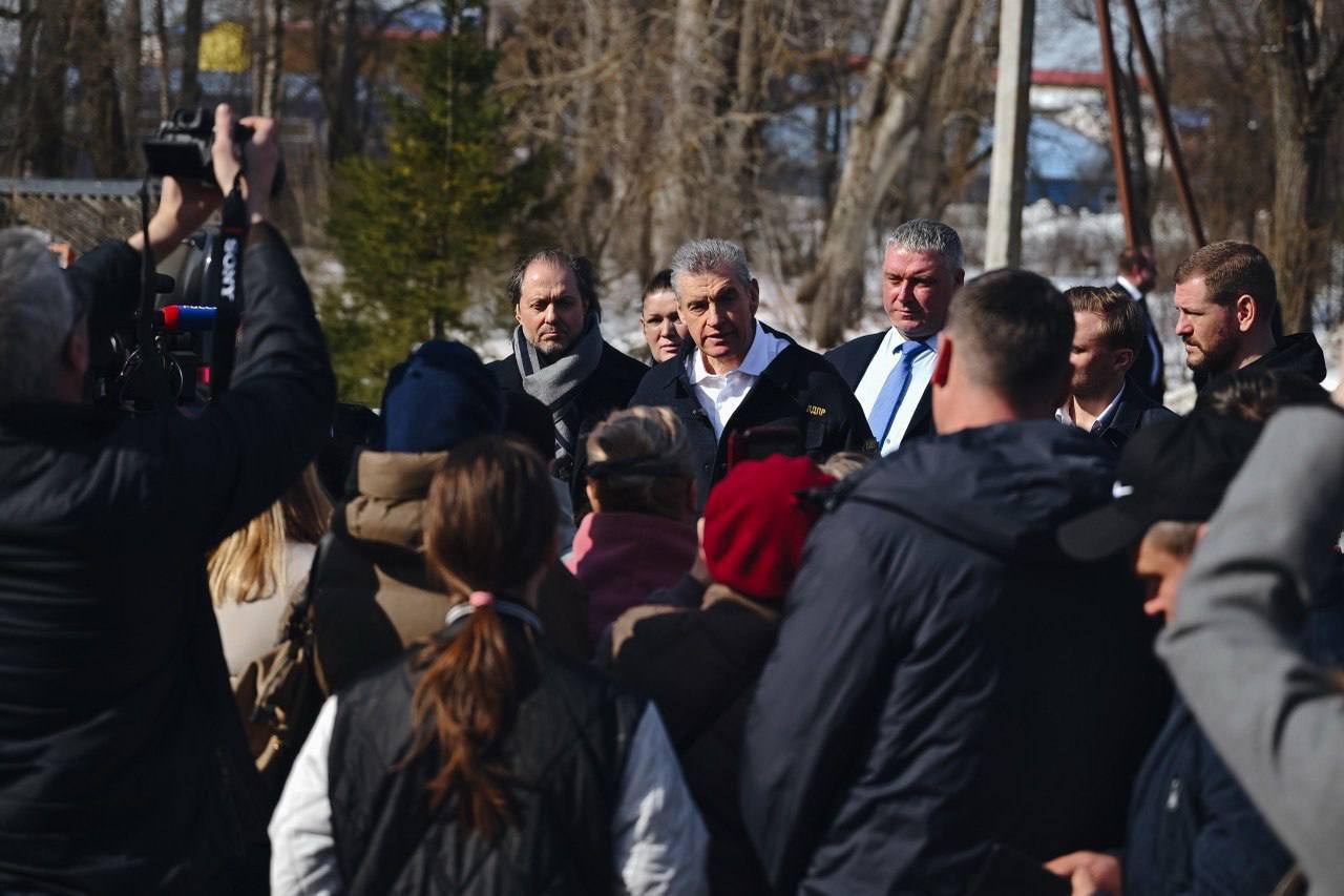 Леонид Слуцкий: Очередная поездка по малым городам Леонид Слуцкий: Очередная поездка по малым городам