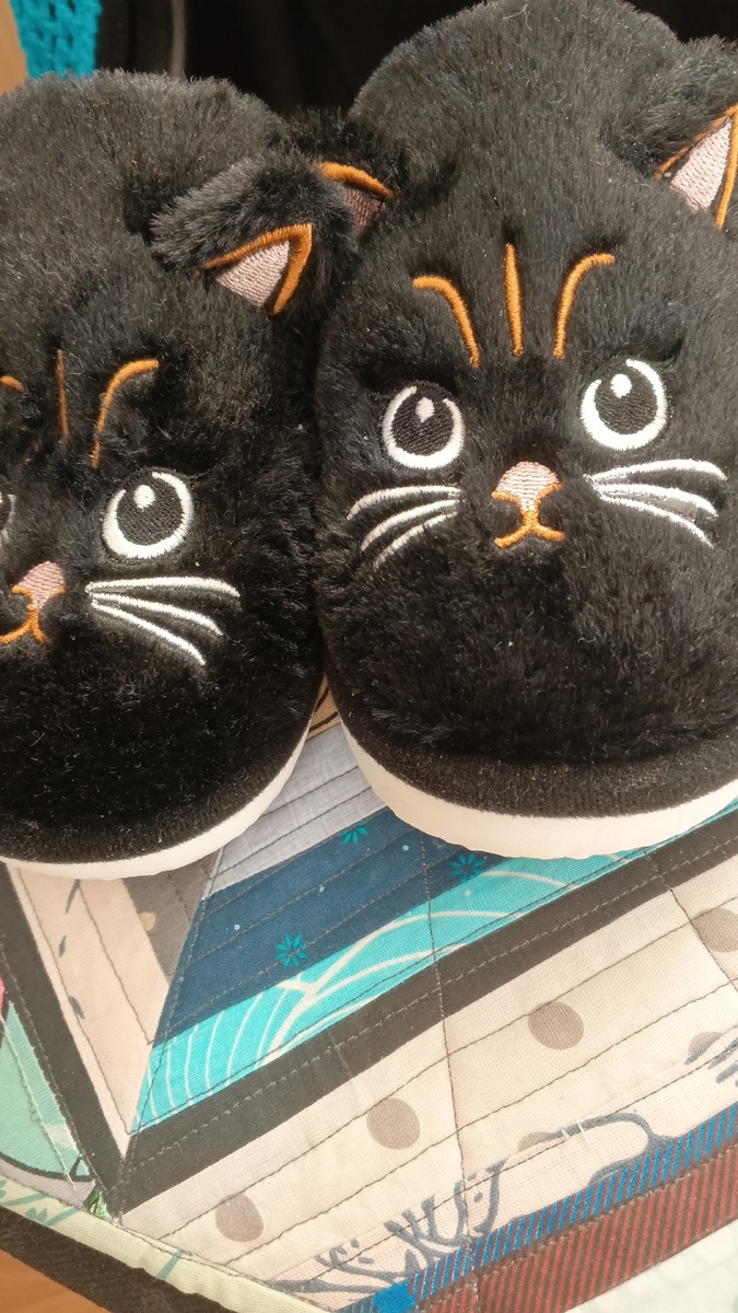 Когда тапочки обижают: история о доброте и уважении в комментариях