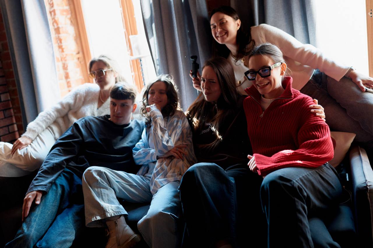 ШУМный блог-тур. В Москве завершился блог-тур от Центра развития молодёжных медиа «ШУМ», который собрал вместе талантливых ребят со всей страны ШУМный блог-тур. В Москве завершился блог-тур от Центра развития молодёжных медиа «ШУМ», который собрал вместе талантливых ребят со всей страны