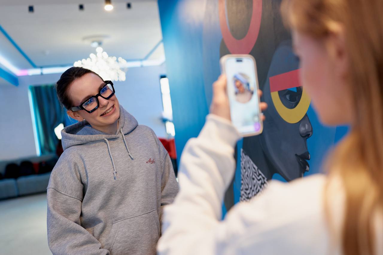 ШУМный блог-тур. В Москве завершился блог-тур от Центра развития молодёжных медиа «ШУМ», который собрал вместе талантливых ребят со всей страны ШУМный блог-тур. В Москве завершился блог-тур от Центра развития молодёжных медиа «ШУМ», который собрал вместе талантливых ребят со всей страны