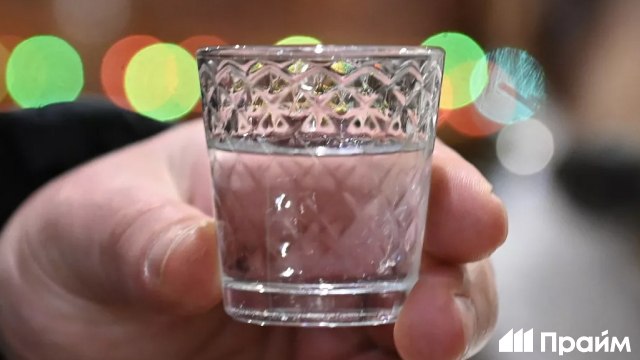 В Москве и Петербурге зафиксировали самую низкую долю водки в продажах алкоголя