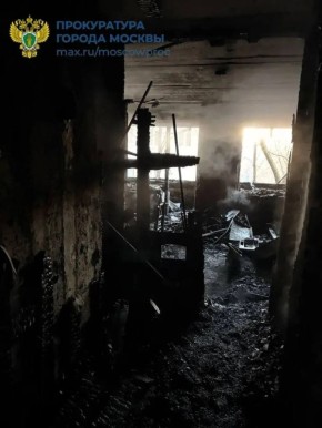 Три человека погибли из-за пожара в жилом доме в центре Москвы