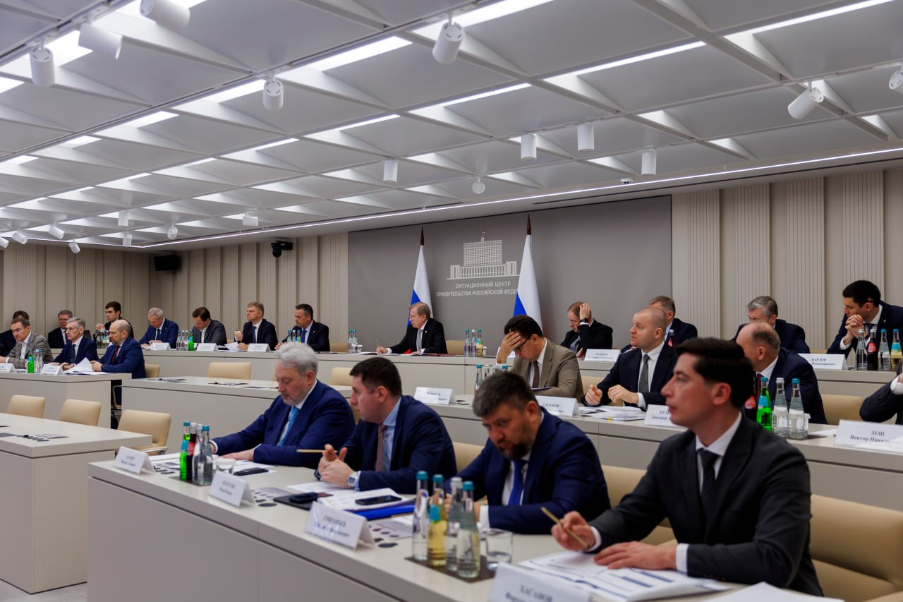 Виталий Савельев провел совещание по реализации проекта строительства высокоскоростной магистрали Москва – Санкт-Петербург Виталий Савельев провел совещание по реализации проекта строительства высокоскоростной магистрали Москва – Санкт-Петербург