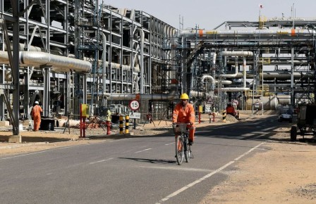 Индийские НПЗ активно ищут способы обойти доллар при покупке российской нефти