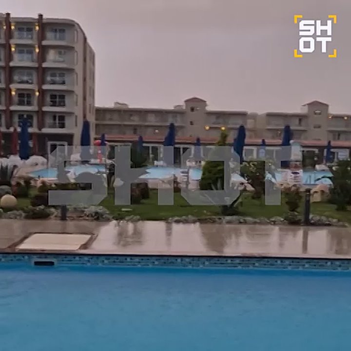 Российские туристы вторую неделю не могут полноценно отдохнуть в Египте из-за погоды