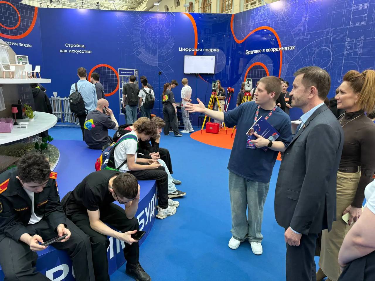 Столичные парламентарии приняли участие в работе Форума колледжей-2026, прошедшем в Гостином Дворе Столичные парламентарии приняли участие в работе Форума колледжей-2026, прошедшем в Гостином Дворе