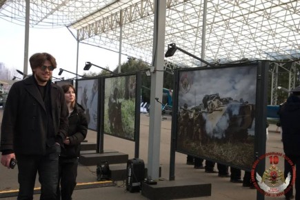 Фотовыставка к юбилею Росгвардии на Поклонной горе приняла первых посетителей