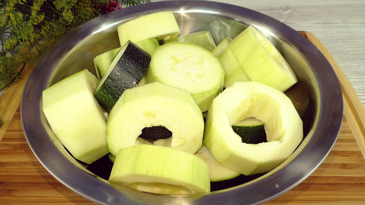 Пикантные маринованные кабачки: вкусное спасение для зимы