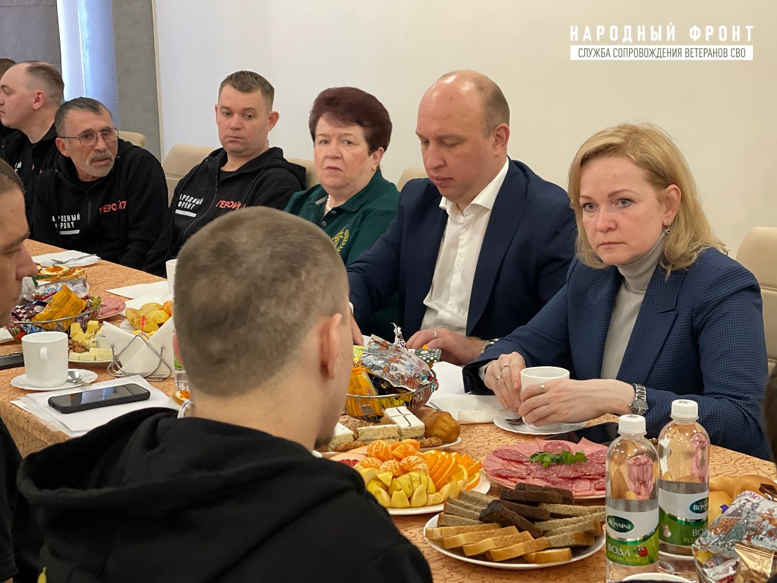 Ирина Куксенкова: Бойцов на открытии этой смены проекта «Перезагрузка. Тульская область» приехали поддержать чиновники из Москвы и Тульской области Ирина Куксенкова: Бойцов на открытии этой смены проекта «Перезагрузка. Тульская область» приехали поддержать чиновники из Москвы и Тульской области