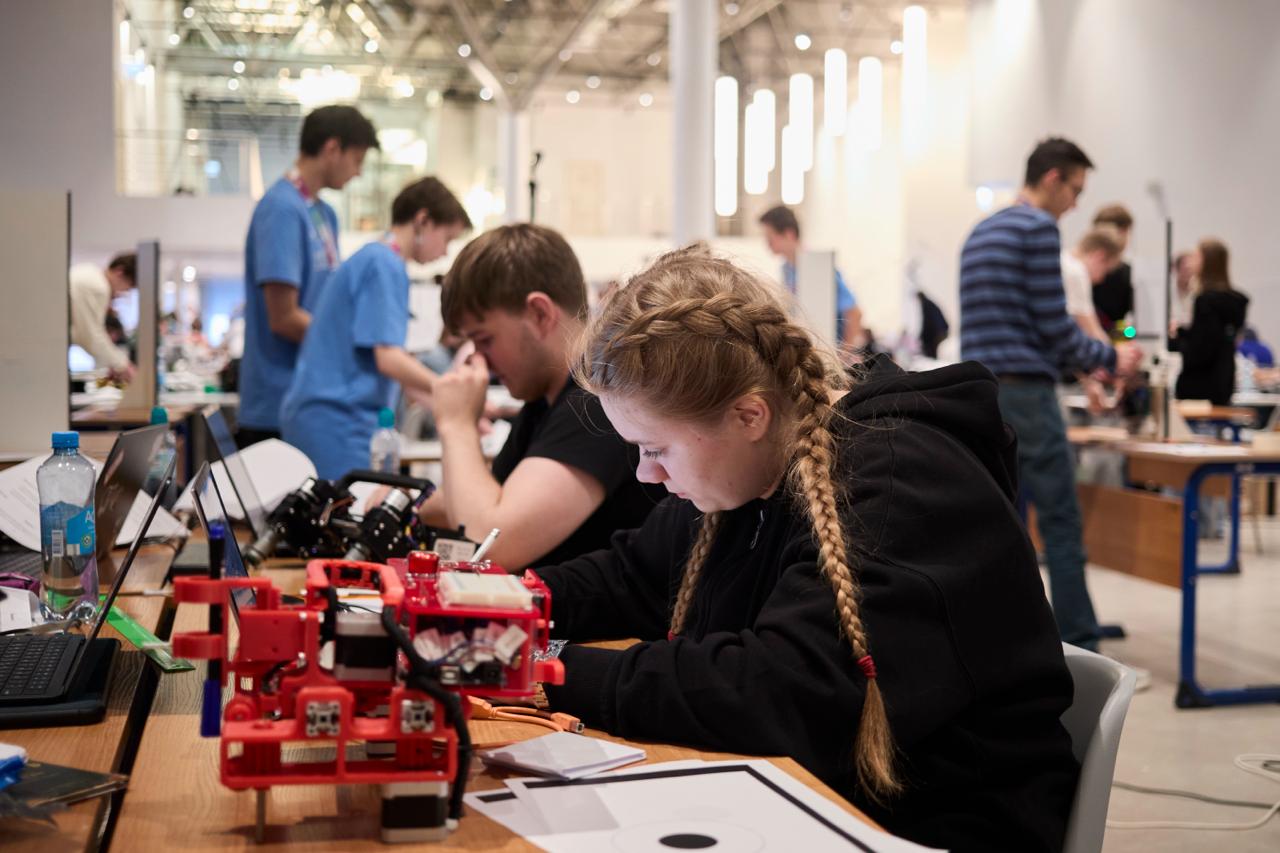 В Москве назвали имена победителей Всероссийской олимпиады по информатике В Москве назвали имена победителей Всероссийской олимпиады по информатике
