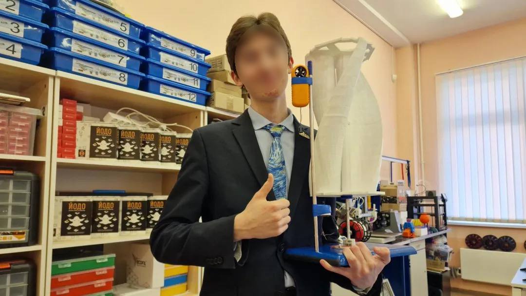 Школьник из Балашихи изобрёл уникальный дорожный ветрогенератор