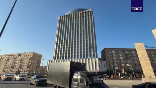 Обстановка около гостиницы "Азимут" на Смоленской, гости которой были эвакуированы из-за задымления