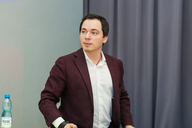 Депутат Мосгордумы Родион Газманов (фракция партии «Единая Россия») вместе с ветераном СВО Камилем Ижболдиным провел «Урок мужества» в школе № 37 Депутат Мосгордумы Родион Газманов (фракция партии «Единая Россия») вместе с ветераном СВО Камилем Ижболдиным провел «Урок мужества» в школе № 37