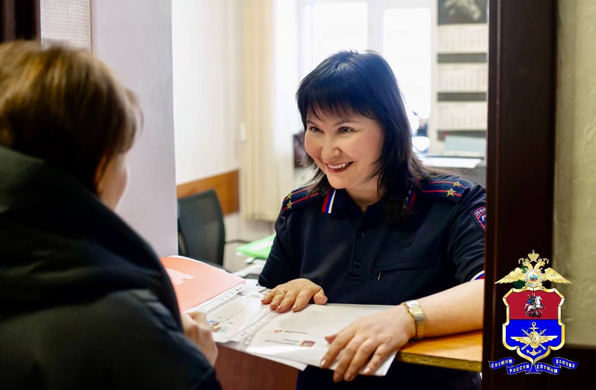 #ЛицаТранспортнойПолиции. Заместитель начальника ЛУ МВД России на станции Москва-Курская - начальник ОРЛС подполковник полиции Жанна Бекишева желает весеннего настроения и продуктивной рабочей недели
