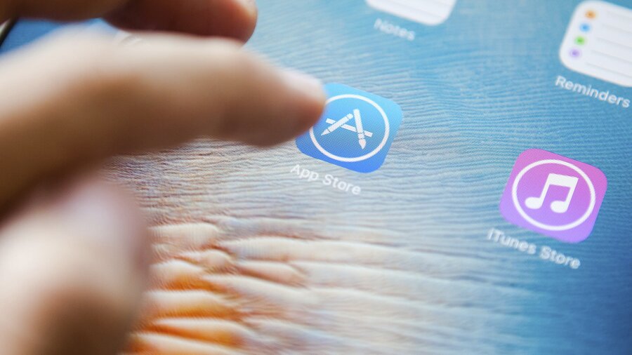 Отключение оплаты приложений в App Store со счета телефона не поможет принудить Apple к исполнению российских законов, считает ведущий аналитик Mobile Research Group Эльдар Муртазин