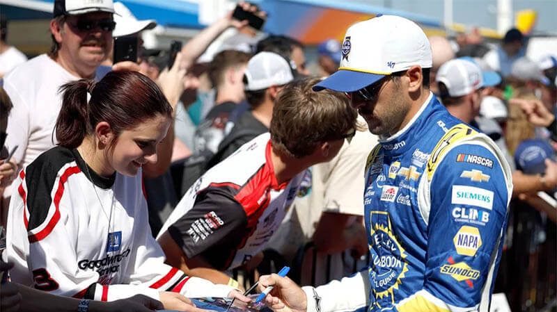 ���� ������ ����� �������� ����� ������ ����������� ������� NASCAR