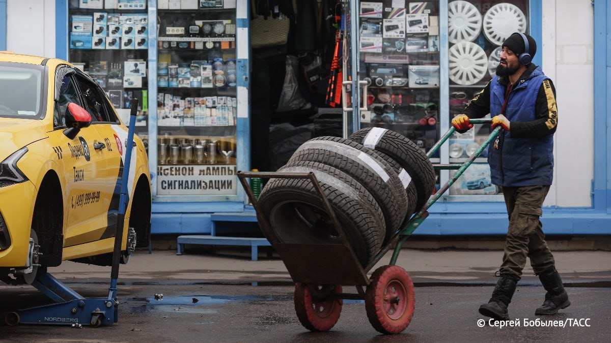 У россиян осталось два месяца на смену зимних шипованных шин