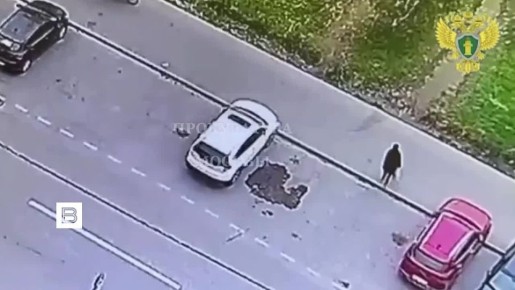 Курьер на электровелосипеде сбил пенсионерку на тротуаре на северо-западе Москвы