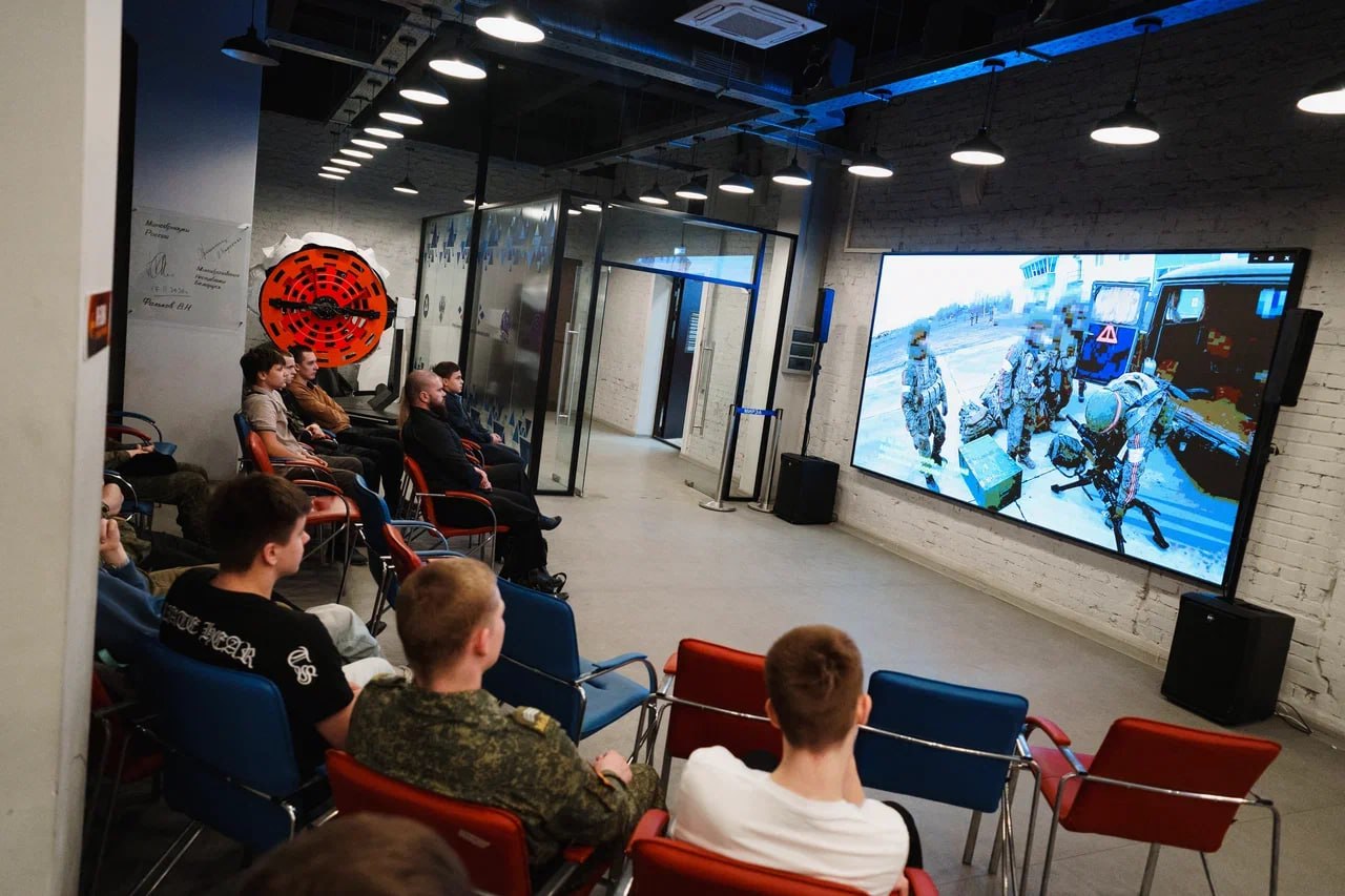 Даниил Безсонов: 29 марта в 12:00 в Москве в Киберспортивном центре РТУ МИРЭА прошел турнир по компьютерной стратегии «Гостомельские богатыри» от компании разработчиков «Играющие Кошки», посвященный годовщине десантной... Даниил Безсонов: 29 марта в 12:00 в Москве в Киберспортивном центре РТУ МИРЭА прошел турнир по компьютерной стратегии «Гостомельские богатыри» от компании разработчиков «Играющие Кошки», посвященный годовщине десантной...