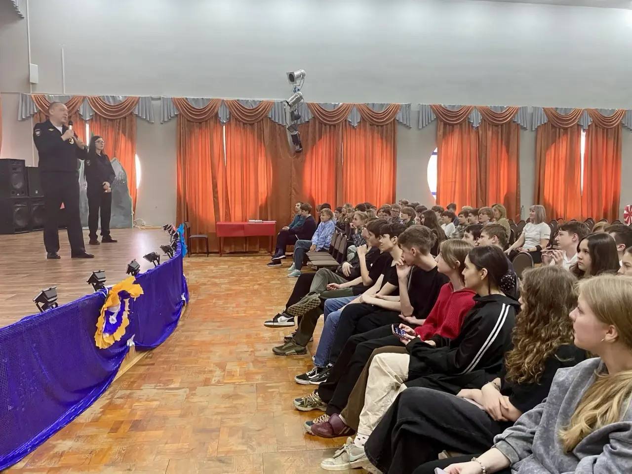 « Цель - внутренний запрет»: транспортные полицейские рассказали школьникам об опасности экстремизма и наркотиков « Цель - внутренний запрет»: транспортные полицейские рассказали школьникам об опасности экстремизма и наркотиков