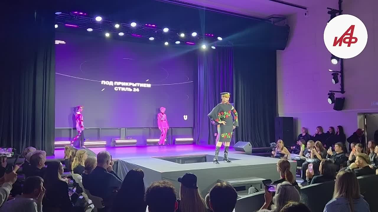 Кокошник к брюкам? Традиционная вышивка стала трендом весны в Москве