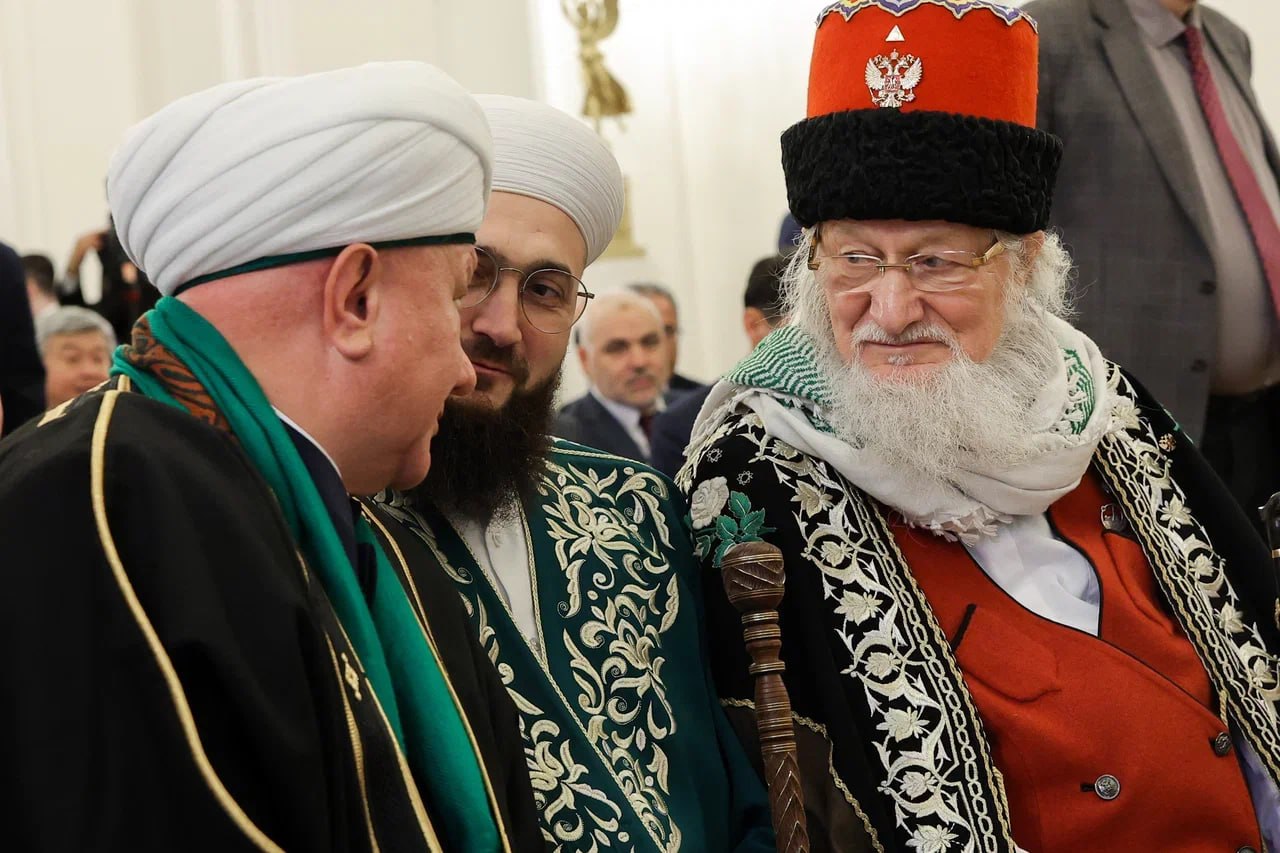 6 апреля в Доме приёмов МИД России состоялась очередная встреча руководства Группы стратегического видения «Россия-Исламский мир» (ГСВ РИМ) с аккредитованными в Москве послами государств-членов Организации исламского... 6 апреля в Доме приёмов МИД России состоялась очередная встреча руководства Группы стратегического видения «Россия-Исламский мир» (ГСВ РИМ) с аккредитованными в Москве послами государств-членов Организации исламского...