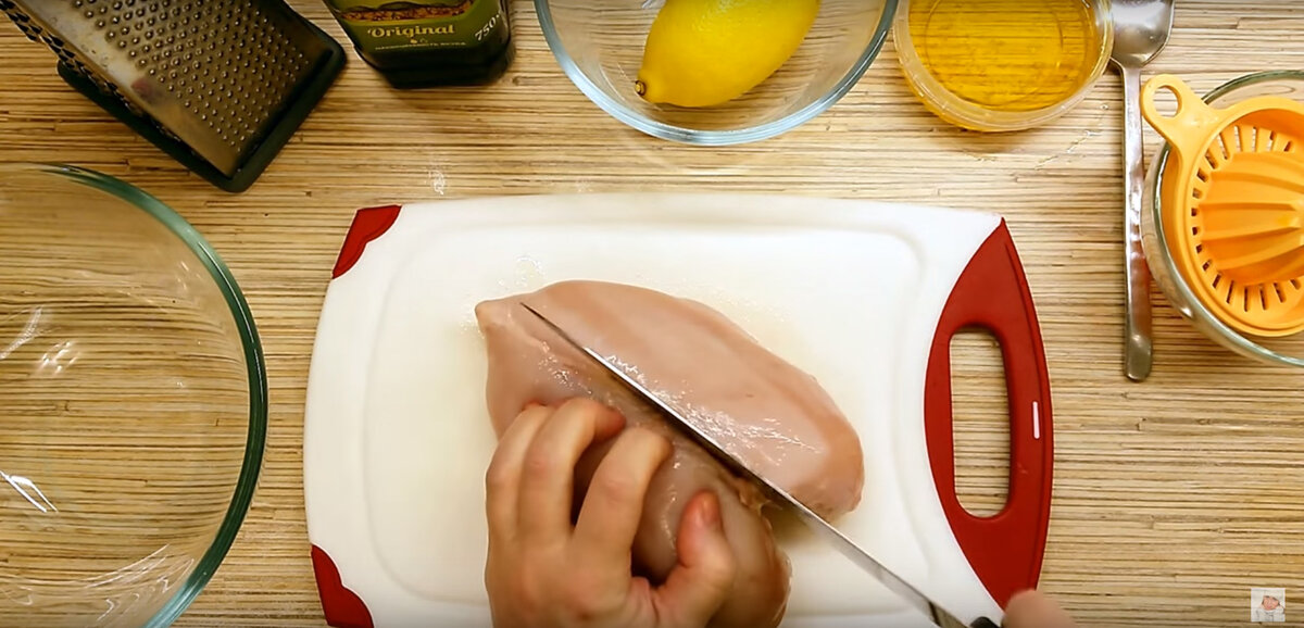 Пикантные куриные грудки, запеченные в духовке