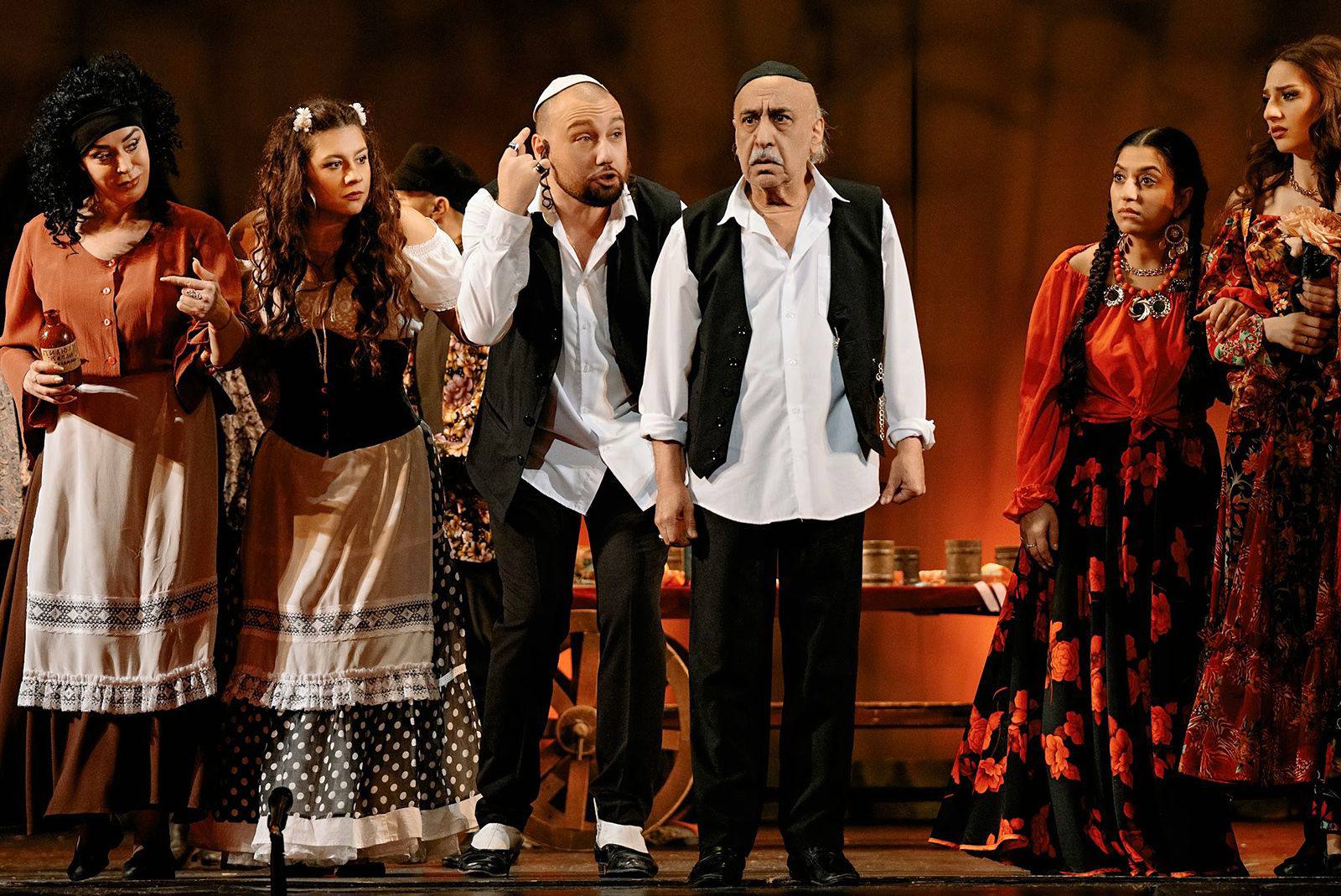 Театр «Ромэн» приглашает на апрельские постановки в свой юбилейный, 95-й сезон Театр «Ромэн» приглашает на апрельские постановки в свой юбилейный, 95-й сезон