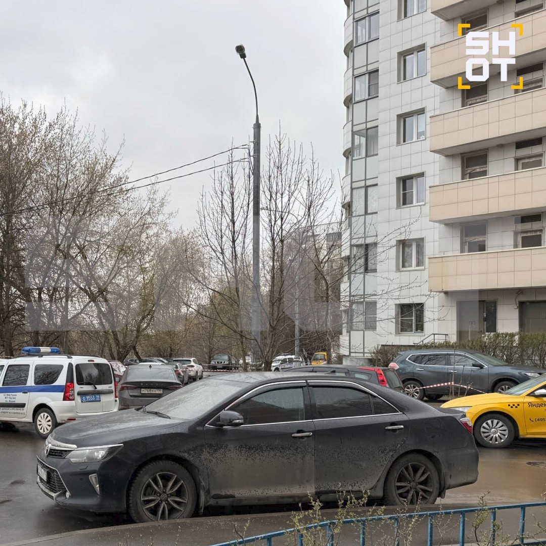 Москвичка, найденная под окнами многоэтажки, совершила суицид