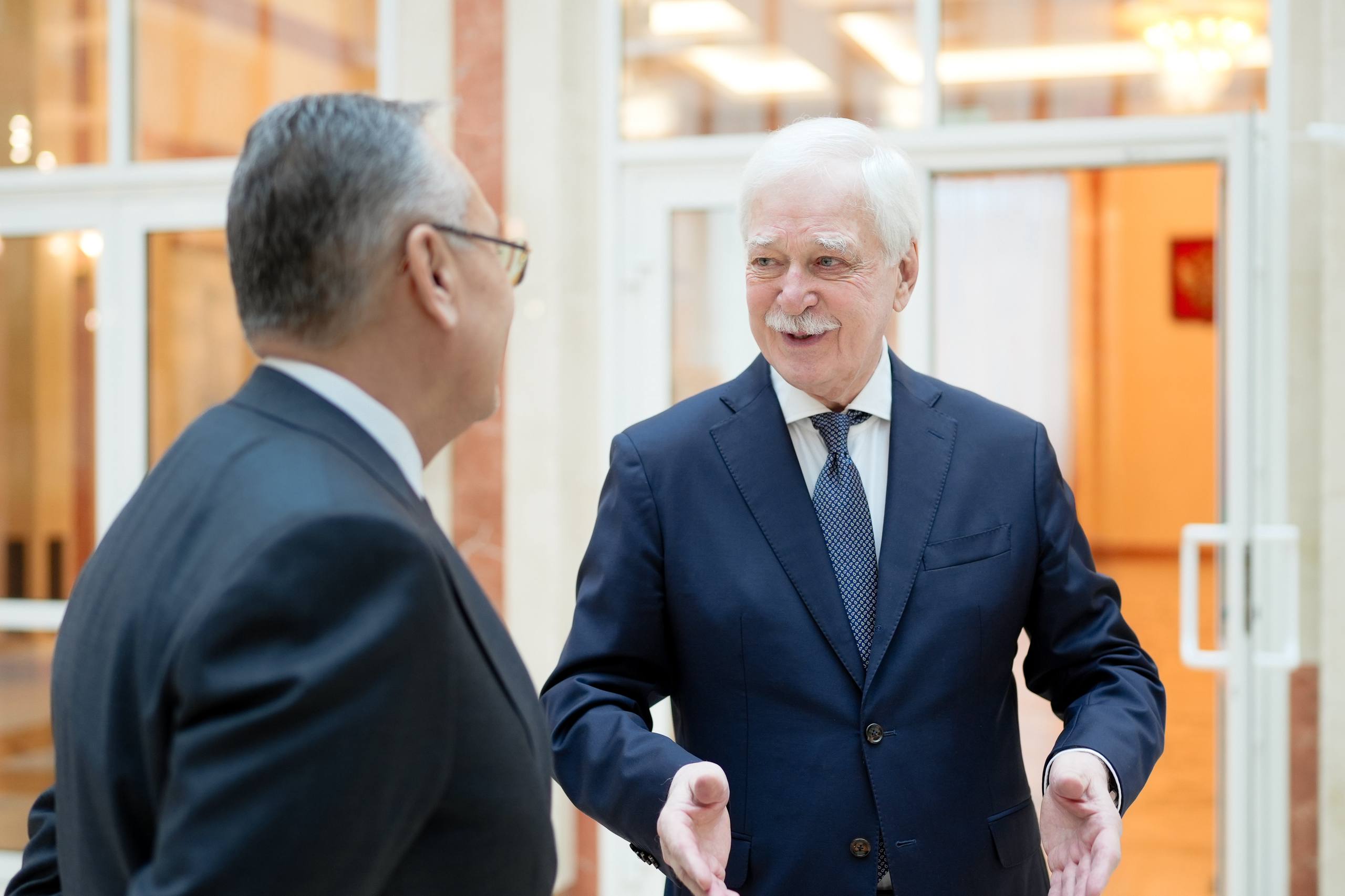 Борис Грызлов встретился с Генеральным секретарем Организации Договора о коллективной безопасности Таалатбеком Масадыковым Борис Грызлов встретился с Генеральным секретарем Организации Договора о коллективной безопасности Таалатбеком Масадыковым