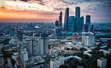 Москва не будет затягивать возобновление трехсторонних переговоров по Украине