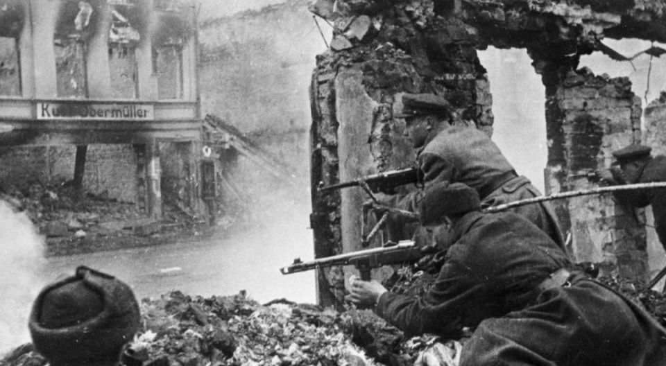 ������ �������: #������������. 9 ������ 1945 ���� ����� ������� ����� ����� �����-�������� ���������� (�����������)