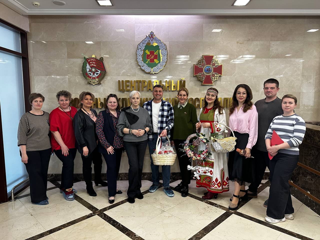 Депутат Мосгордумы Людмила Митрюк (фракция партии «Единая Россия») навестила защитников Отечества, которые проходят лечение в Центральном военном клиническом госпитале имени П.В. Мандрыка