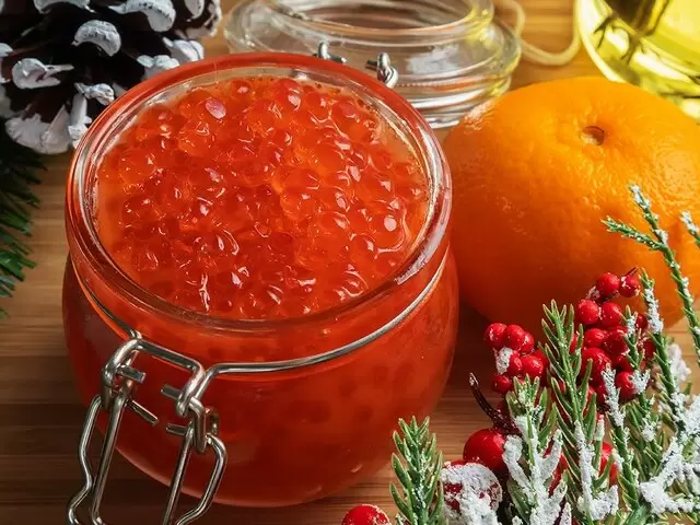 Икра и красная рыба могут стать доступнее к праздникам в России