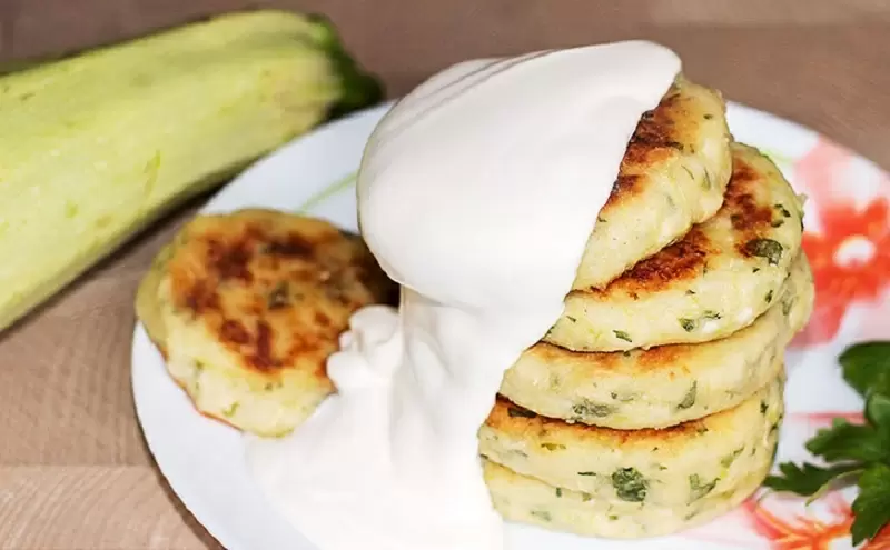 Сырники с кабачком: как сделать традиционный завтрак более увлекательным