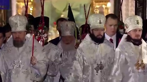 Крестный ход начался у Храма Христа Спасителя в Москве как часть пасхального богослужения