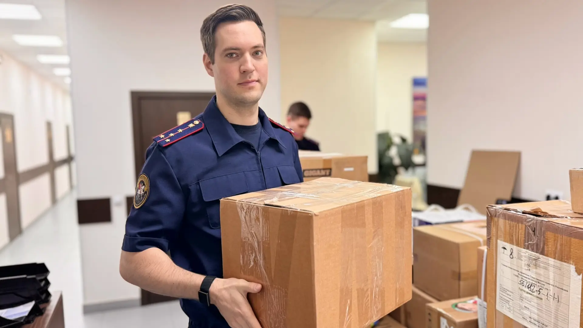 Офицеры столичного Следственного комитета оказали гуманитарную помощь пострадавшим в результате стихийного бедствия в Республике Дагестан