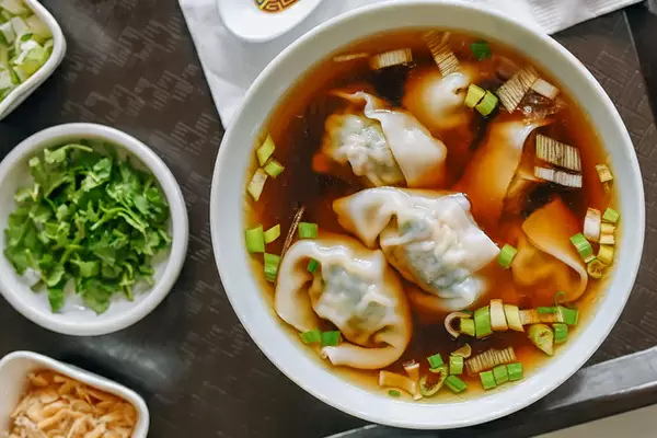 Ленивый суп с вонтонами: как быстро утолить голод и насладиться вкусом