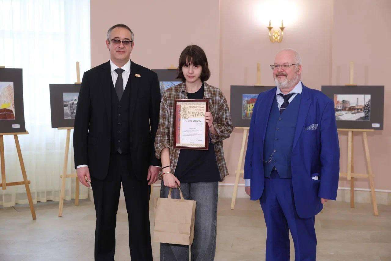 Алексей Шапошников: Подведение итогов конкурса детского рисунка «Наследие моего района» в стенах Мосгордумы – уже добрая весенняя традиция Алексей Шапошников: Подведение итогов конкурса детского рисунка «Наследие моего района» в стенах Мосгордумы – уже добрая весенняя традиция