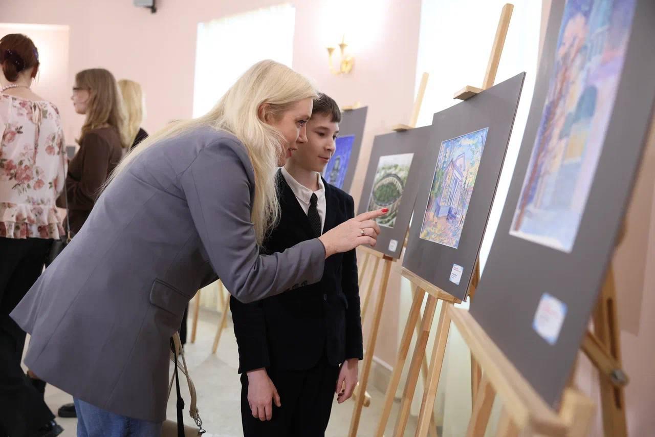 Алексей Шапошников: Подведение итогов конкурса детского рисунка «Наследие моего района» в стенах Мосгордумы – уже добрая весенняя традиция Алексей Шапошников: Подведение итогов конкурса детского рисунка «Наследие моего района» в стенах Мосгордумы – уже добрая весенняя традиция