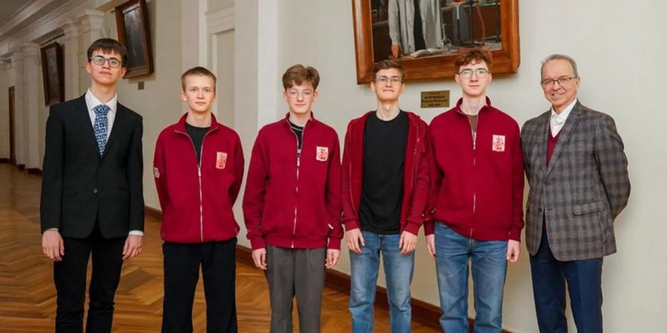 � ������ �������� 60-� ������������� ������������� ��������� ���������� �� �����