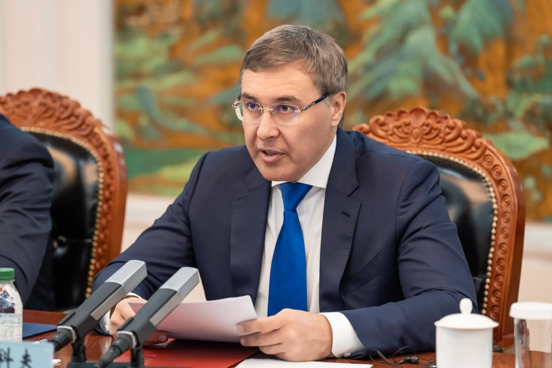 Глава Минобрнауки России Валерий Фальков и министр образования Китая Хуай Цзиньпэн провели рабочую встречу в Пекине