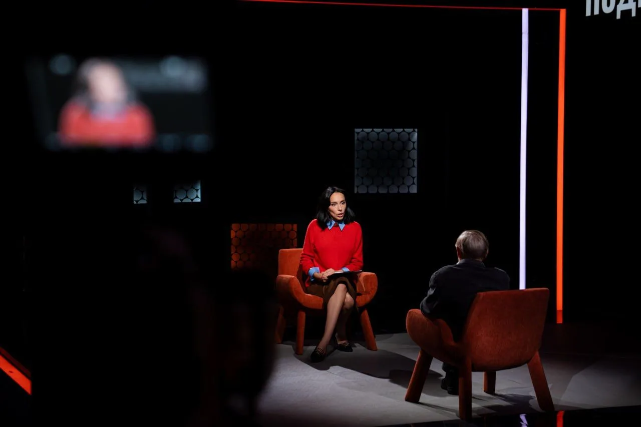 На Первом канале сегодня выходит новый выпуск подкаста «Современное искусство: инструкция по применению» с Борисом Орловым На Первом канале сегодня выходит новый выпуск подкаста «Современное искусство: инструкция по применению» с Борисом Орловым