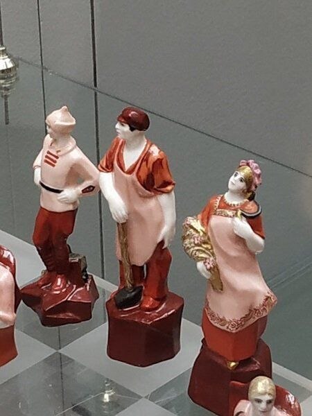 Шахматы Гражданской войны (1917–1922): идеология в фарфоре Шахматы Гражданской войны (1917–1922): идеология в фарфоре