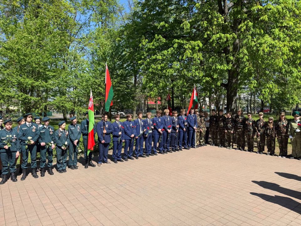 В сквере им. Г.К.Жукова состоялось организованное Постпредством России, Администрацией Московского района г. Минска и Исполкомом СНГ памятное мероприятие в честь Маршала Победы, четырежды Героя Советского Союза Георгия... В сквере им. Г.К.Жукова состоялось организованное Постпредством России, Администрацией Московского района г. Минска и Исполкомом СНГ памятное мероприятие в честь Маршала Победы, четырежды Героя Советского Союза Георгия...