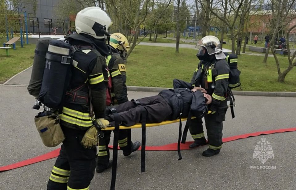 #БудниМЧС. В Зеленограде прошли тренировочные пожарно-тактические учения в здании с массовым пребыванием людей #БудниМЧС. В Зеленограде прошли тренировочные пожарно-тактические учения в здании с массовым пребыванием людей