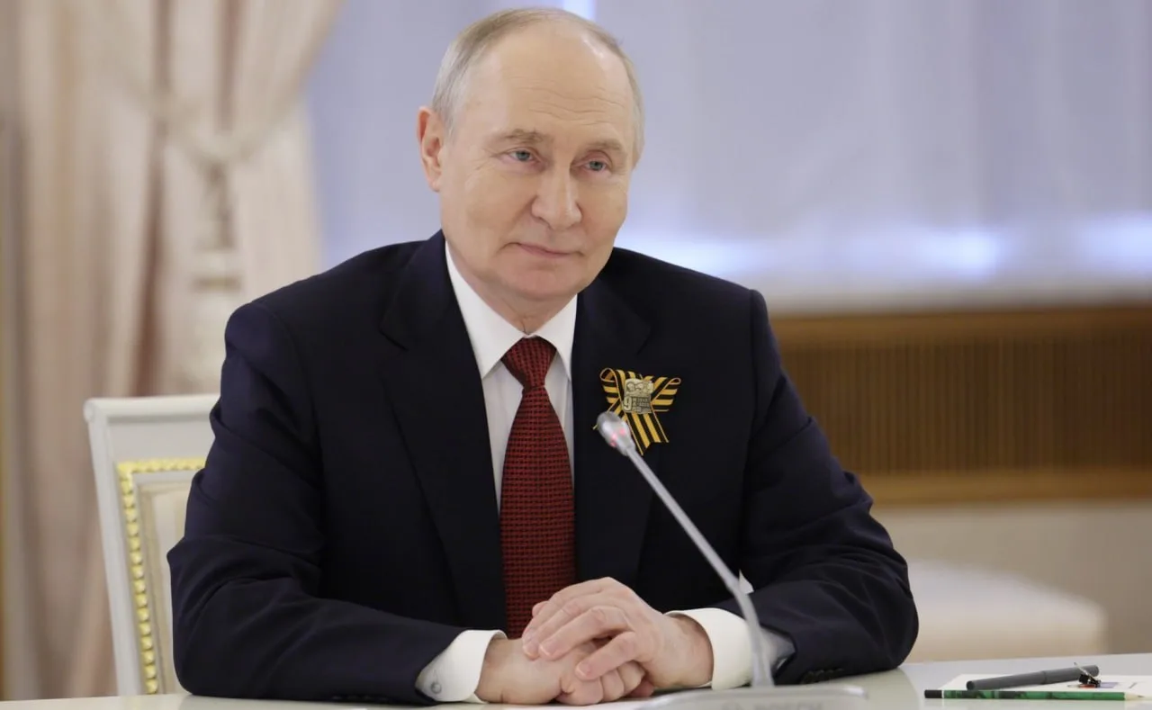 В Кремле состоялась встреча Президента Российской Федерации В.В.Путина с Президентом Лаосской Народно-Демократической Республики Тхонглуном Сисулитом, прибывшим в Россию для участия в праздновании Дня Победы (Москва, 9 мая...