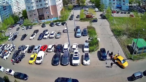 Подросток на электросамокате на скорости врезался в такси в Одинцовском округе