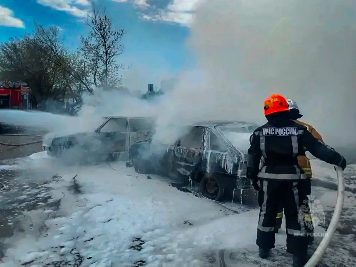 #БудниМЧС. Пожарно-спасательные подразделения Управления по СВАО ГУ МЧС России по г. Москве и курсанты Академии ГПС МЧС России отработали действия при ликвидации последствий дорожно-транспортного происшествия #БудниМЧС. Пожарно-спасательные подразделения Управления по СВАО ГУ МЧС России по г. Москве и курсанты Академии ГПС МЧС России отработали действия при ликвидации последствий дорожно-транспортного происшествия